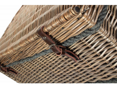 28" ANTIQUE WASH ROPE HANDLED TRUNK