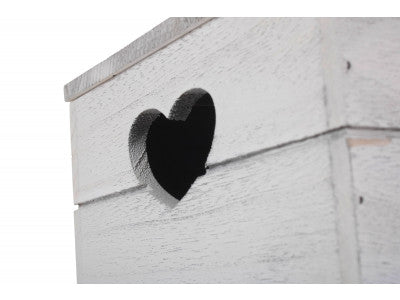 SMALL VINTAGE HEART CUT-OUT BOX