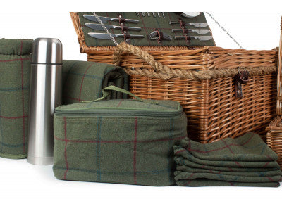 ROPE HANDLED GREEN TWEED 6 PERSON HAMPER