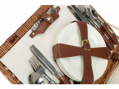 4 PERSON CLASSIC PICNIC HAMPER